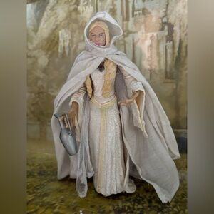 Lord of the Rings Galadriel vinyl action figure